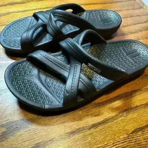 Ron Jon Black Sandals size XXS (US 6)